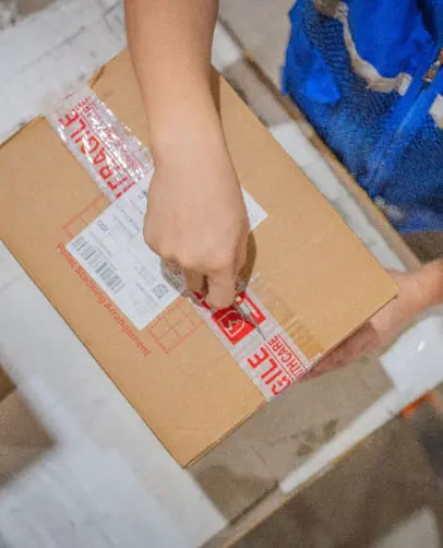 Warehouse return handling with parcel scanning and video documentation for accurate eCommerce returns